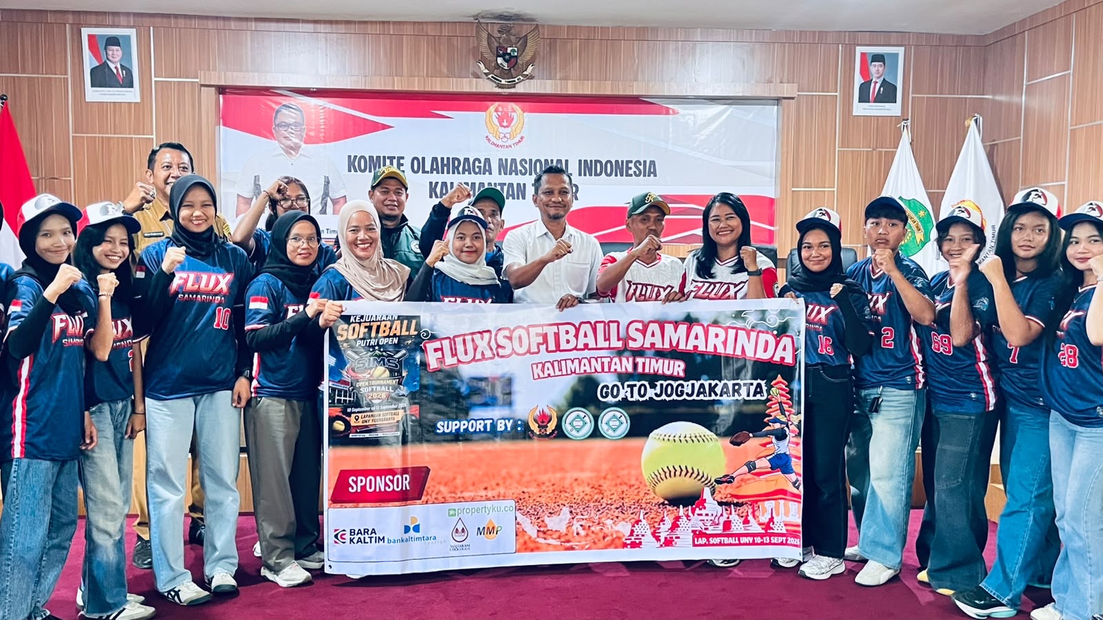 pelepasan-kontingen-atlet-putri-softball-kaltim-menyambut-sims-open-tournament-2026