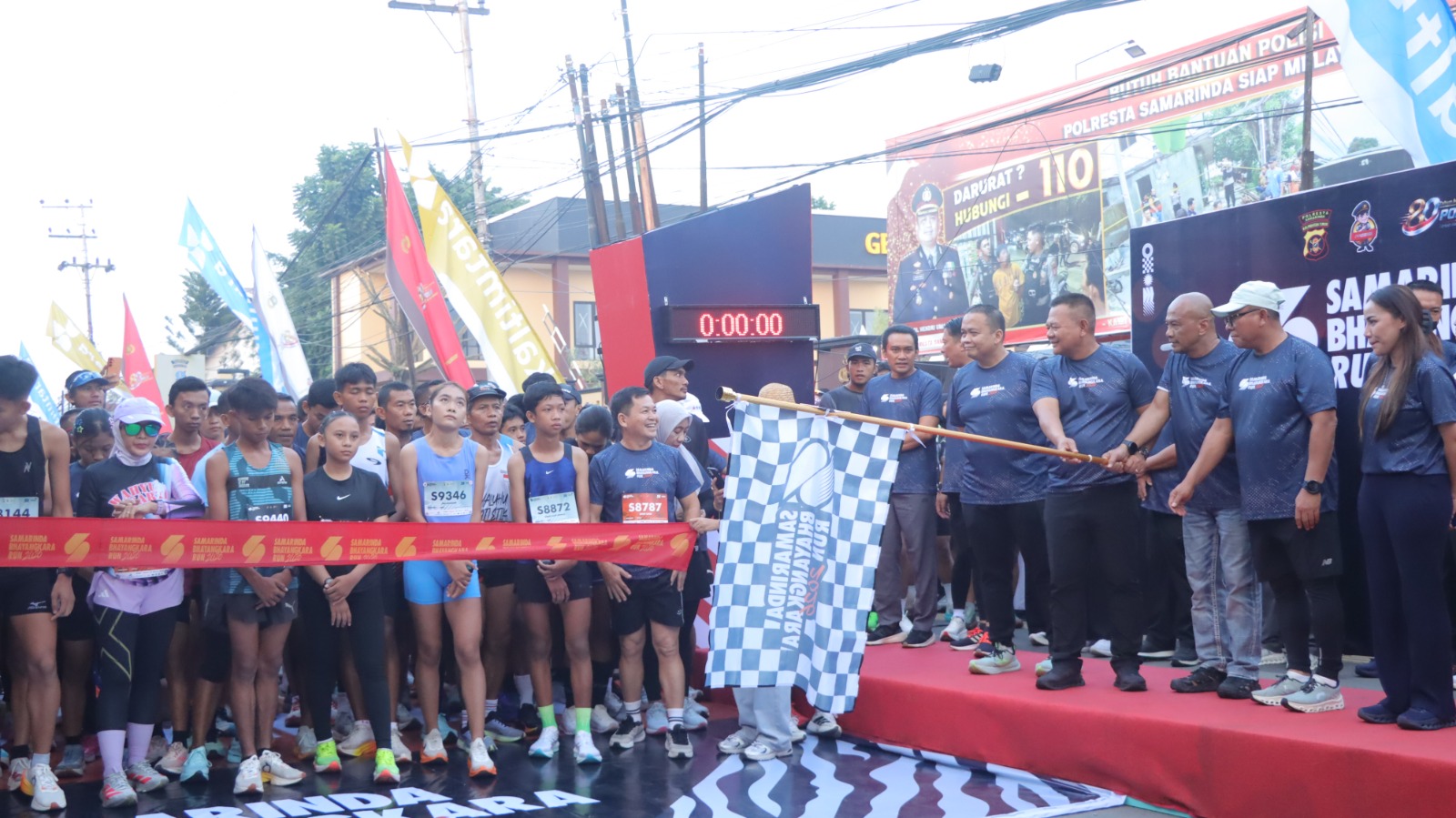 kapolda-kaltim-lepas-3000-peserta-bhayangkara-samarinda-run-2026