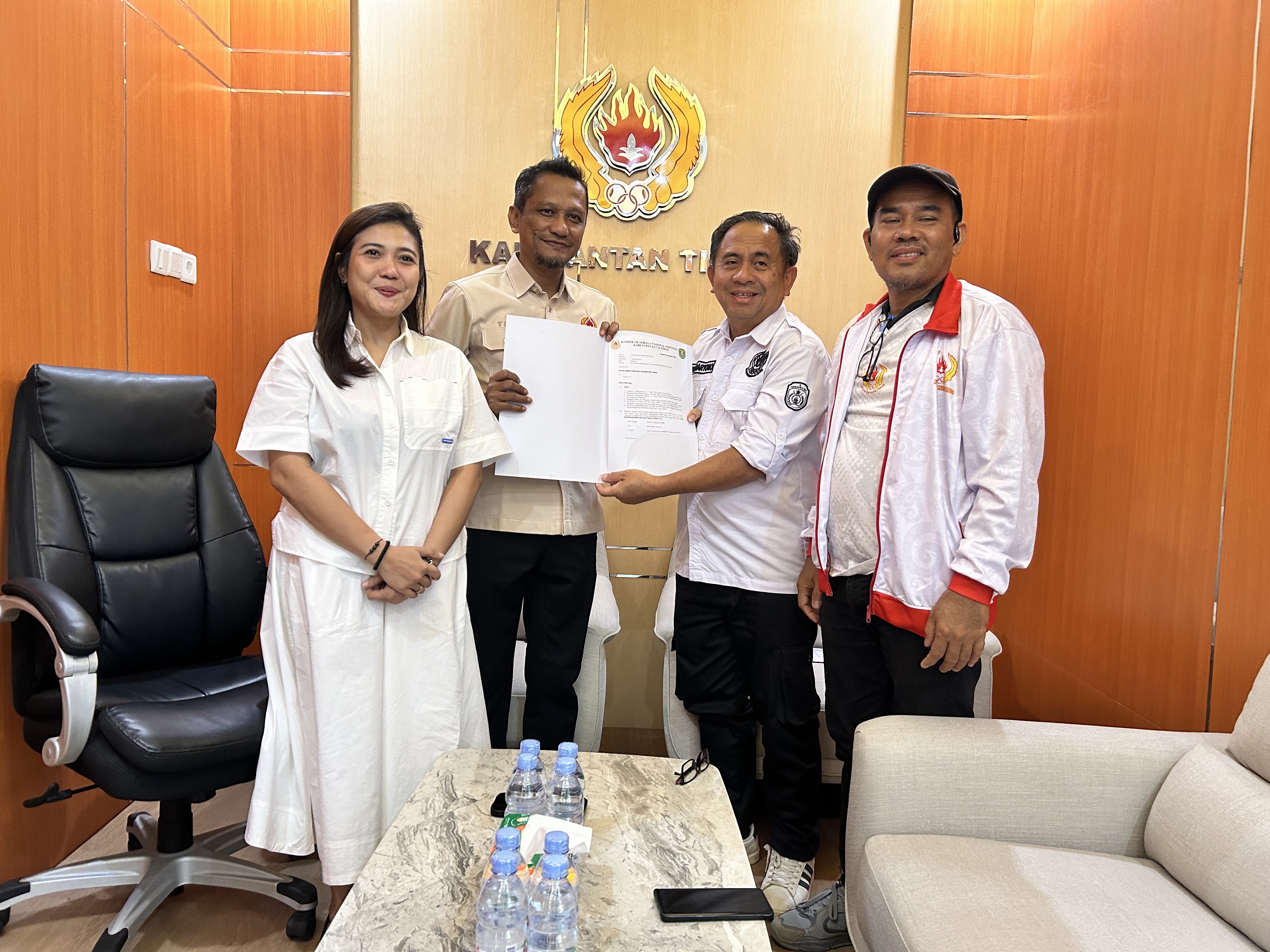 sowan-ke-kesuma-bangsa-ketum-koni-kutim-bawa-oleh-oleh-undangan-spesial-buat-koni-kaltim